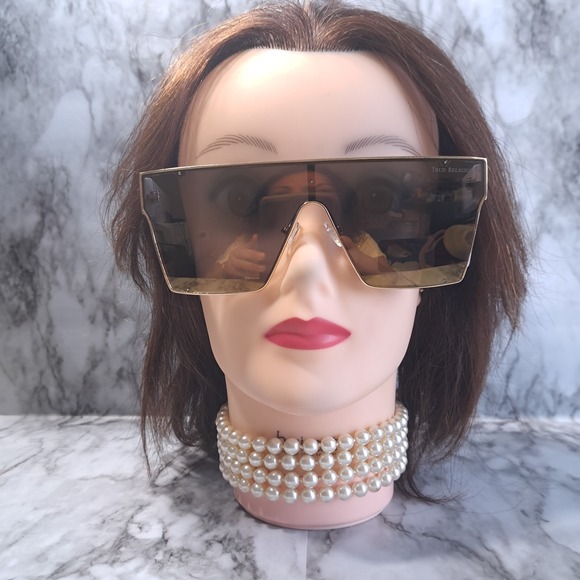 True Religion Women's Sunglasses Gold/White 100% UV Protection‎ New Without Box - Picture 1 of 10